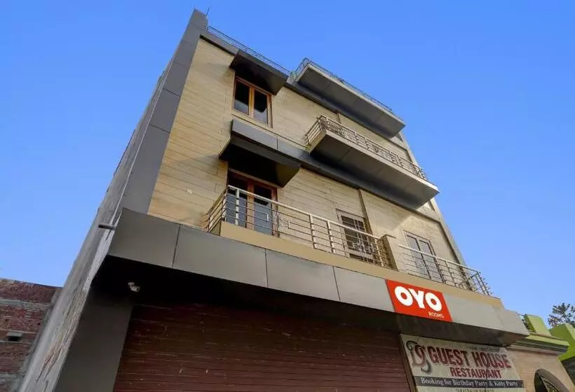 Hotelli Flagship D S Guest House Near Setelite Bus Stand