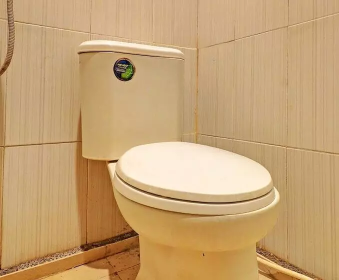 Hotelli Oyo 92203 Tata Guest House