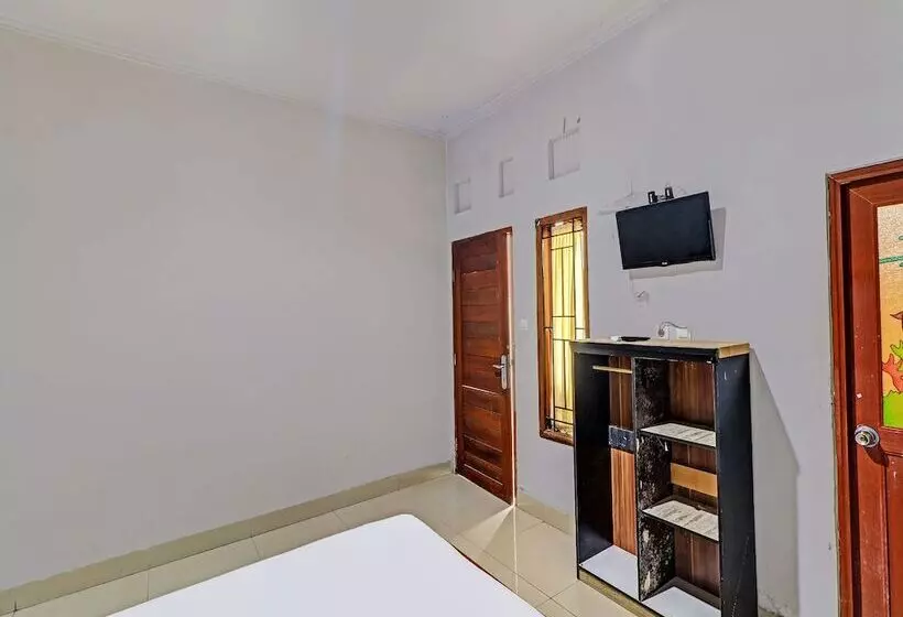 Hotelli Oyo 92203 Tata Guest House