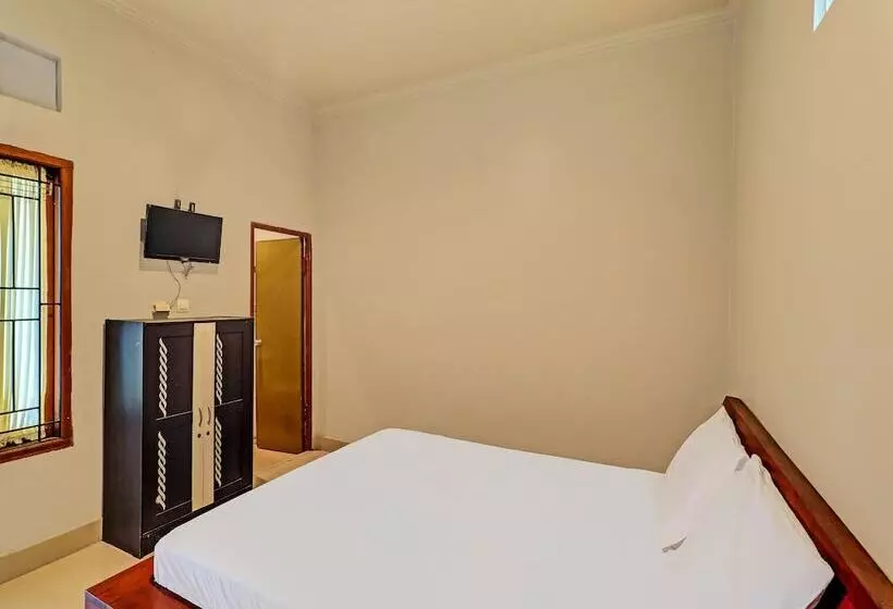 Hotelli Oyo 92203 Tata Guest House