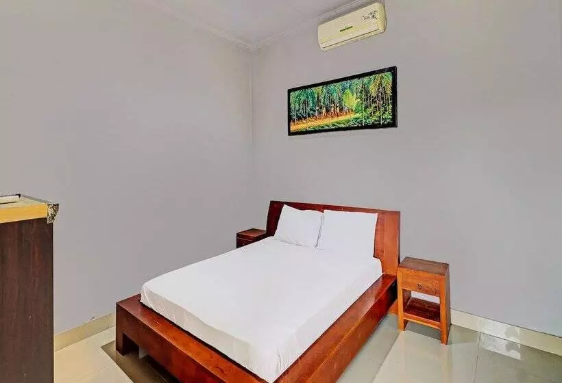 Hotelli Oyo 92203 Tata Guest House