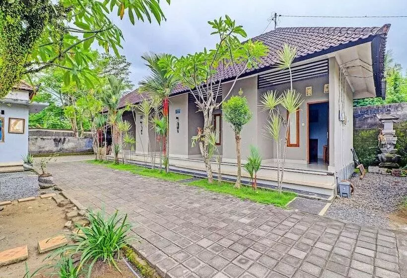 Hotelli Oyo 92203 Tata Guest House