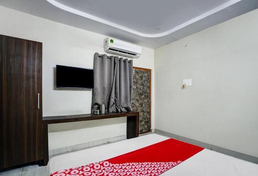 فندق Oyo Flagship 80698 Vara Residency