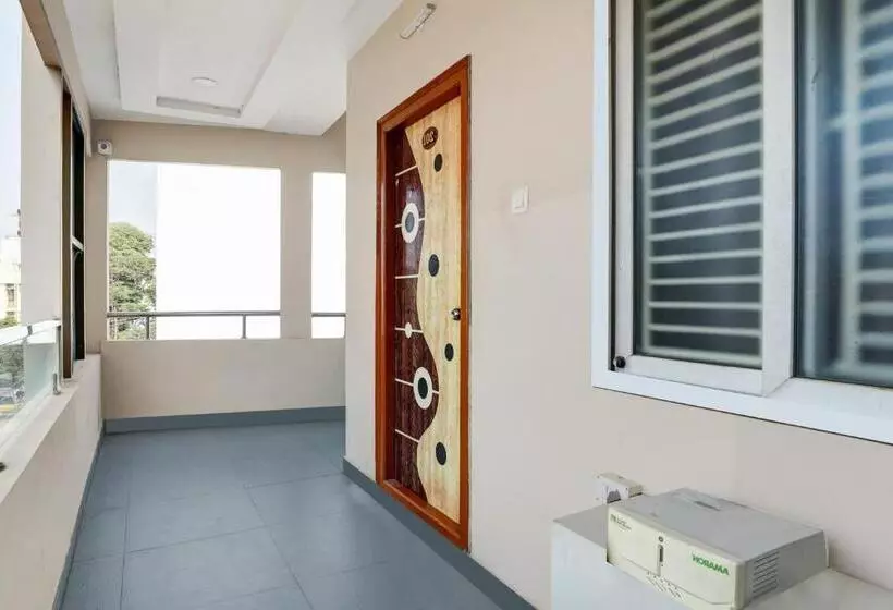 ホテル Oyo Flagship 80698 Vara Residency