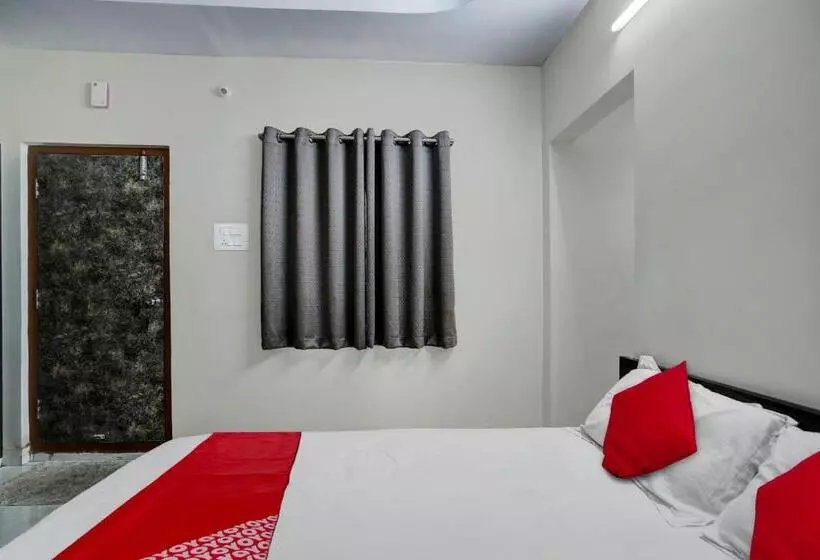 ホテル Oyo Flagship 80698 Vara Residency