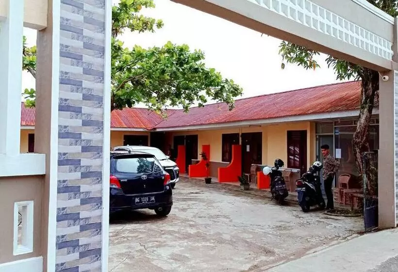 Hotel Reddoorz @ Kanaka Guesthouse