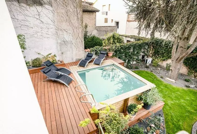 ベッドアンドブレックファースト Chambres D Hôte Le Cèdre Lezoux