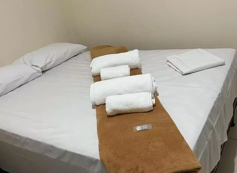 ホテル Hostel Girassol