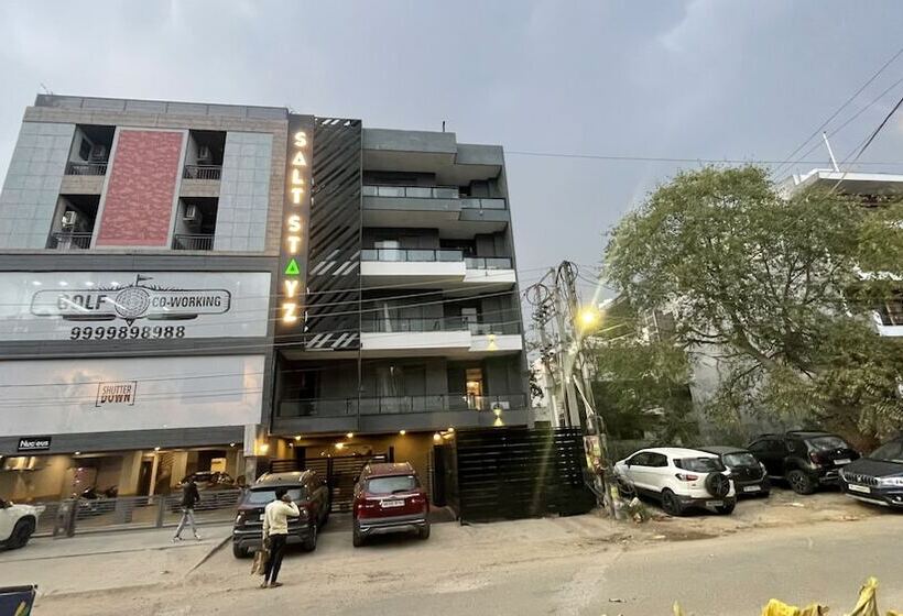 ホテル Saltstayz Golf Course Road