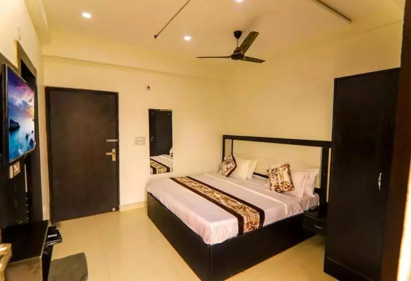 هتل The Elite Inn