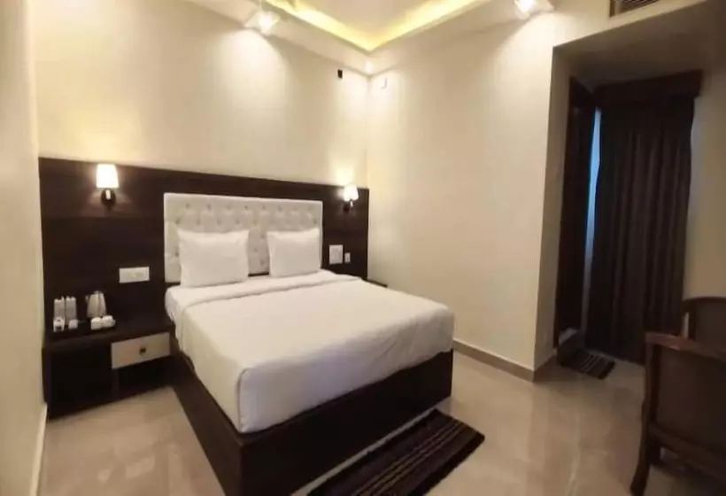 Motelli Pph Living Gnr Grand Luxury Rooms