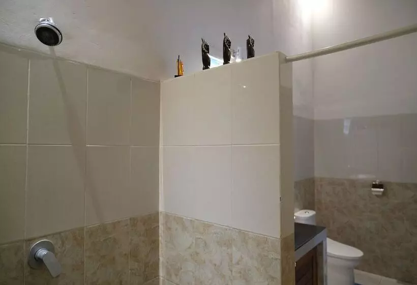 ペンション Retreat Villa Toraja Baturinggit