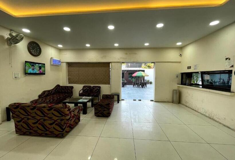 هاستل Malaya House   Couples, Family, Corporate Favorite   Near Bmc Chowk Iconic Mall