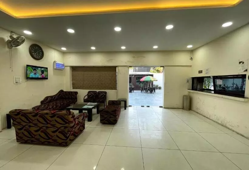 ユースホステル Malaya House   Couples, Family, Corporate Favorite   Near Bmc Chowk Iconic Mall