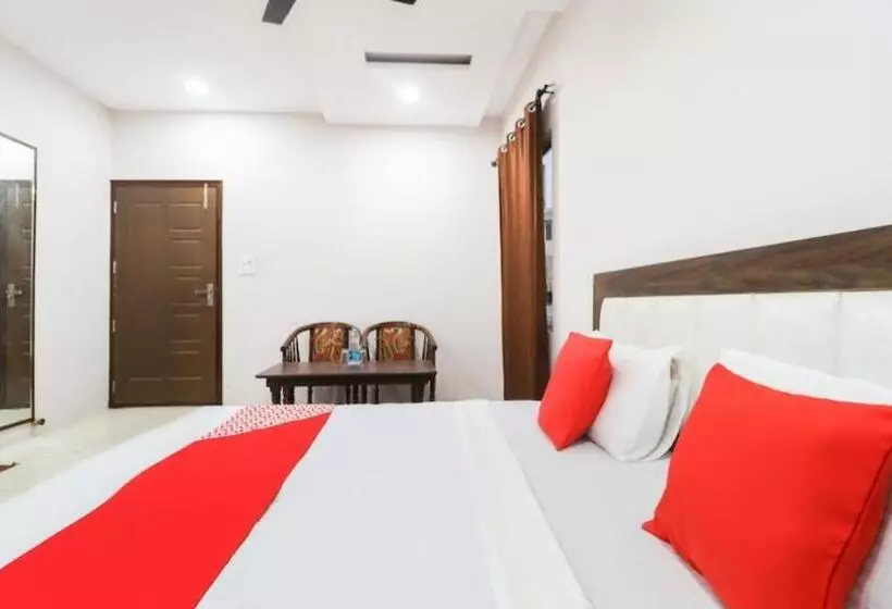 ユースホステル Malaya House   Couples, Family, Corporate Favorite   Near Bmc Chowk Iconic Mall