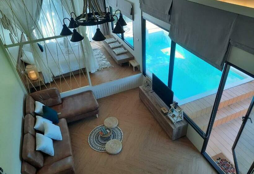 Baan Nai Baan Nok Resort