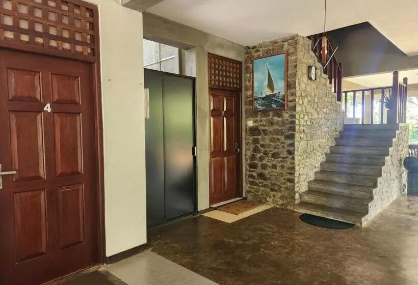 تختخواب و صبحانه Red Sun Beach Villa Kosgoda