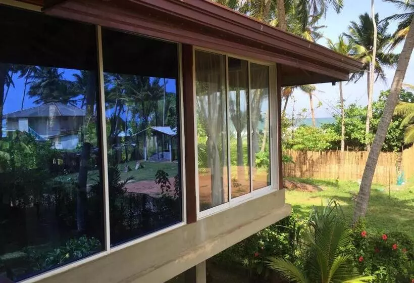 تختخواب و صبحانه Red Sun Beach Villa Kosgoda