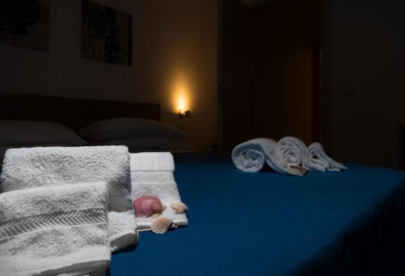 I Tre Golfi   Via Salvatore Quasimodo