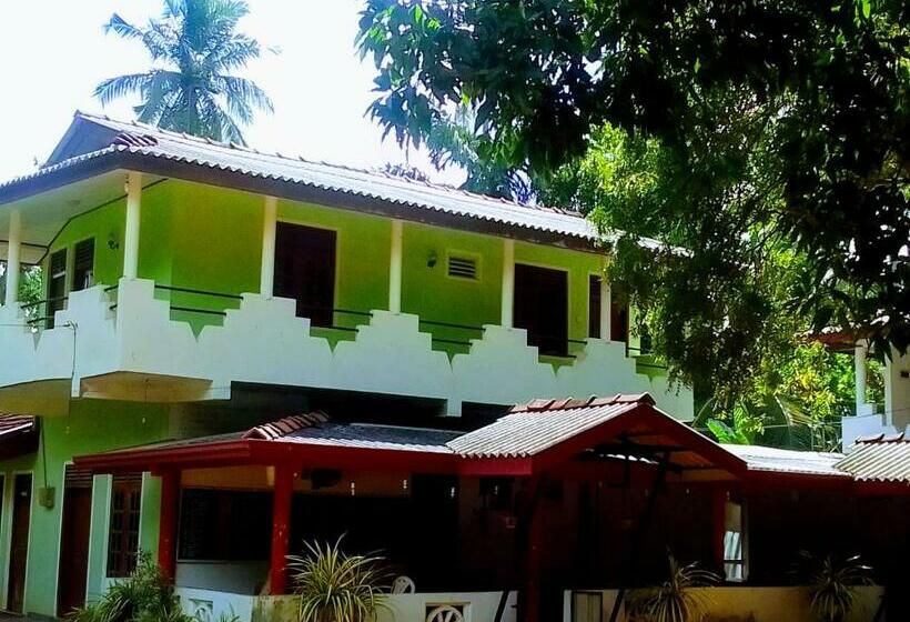 New Green Garden Hotel & Safari