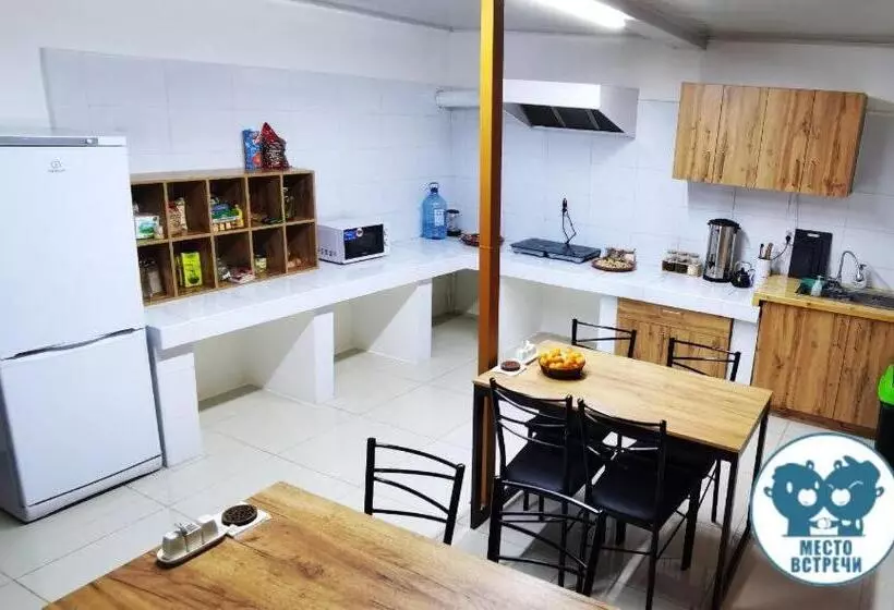 هاستل место встречи Guest House Meeting Place