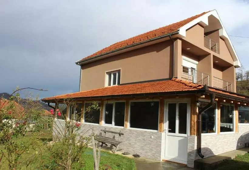 تختخواب و صبحانه Domaćinstvo Maksimović