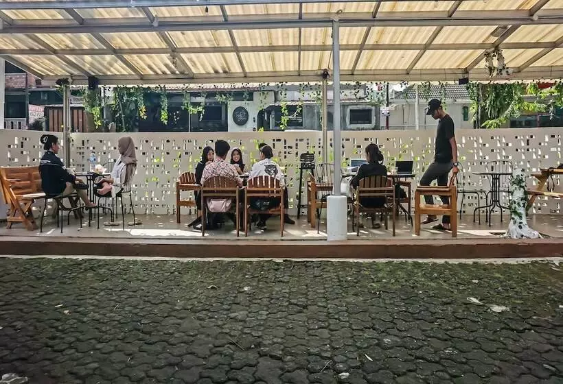 هتل Capital O 92134 Bogor Guest House Syariah