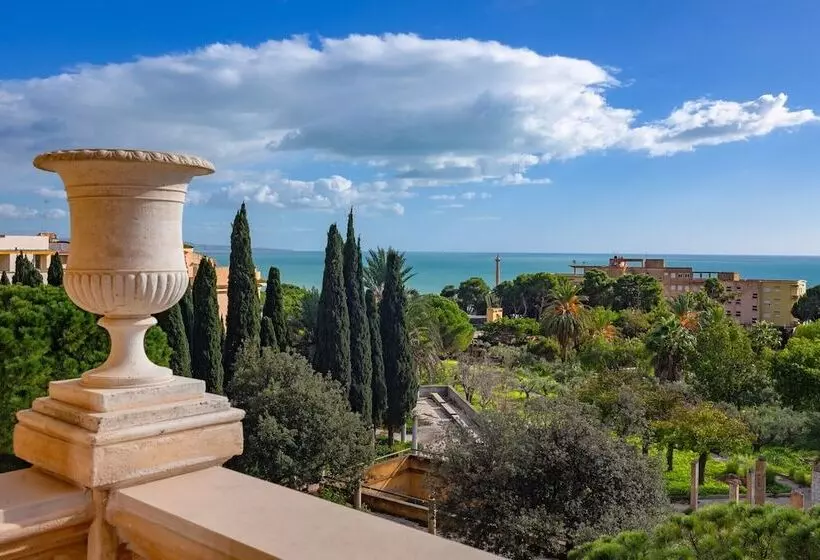 Hotelli La Paloma Blanca