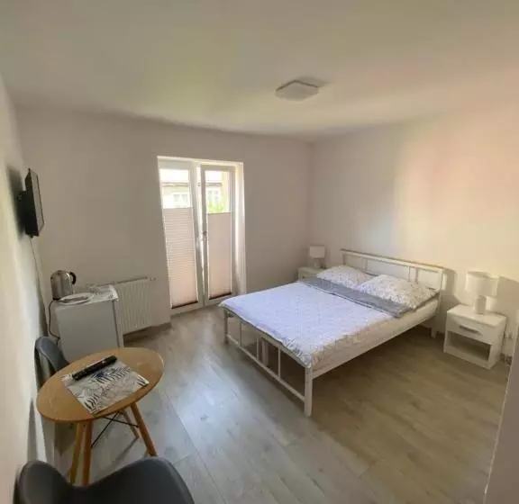 ペンション Anna Centrum Pokoje Przy Plaży