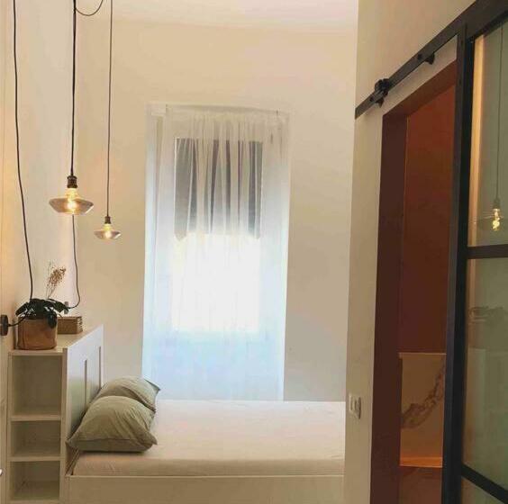 Пансион Cozy Room With Kitchen Use In The Heart Of Cagliari Villanova