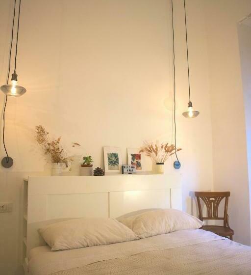Пансион Cozy Room With Kitchen Use In The Heart Of Cagliari Villanova