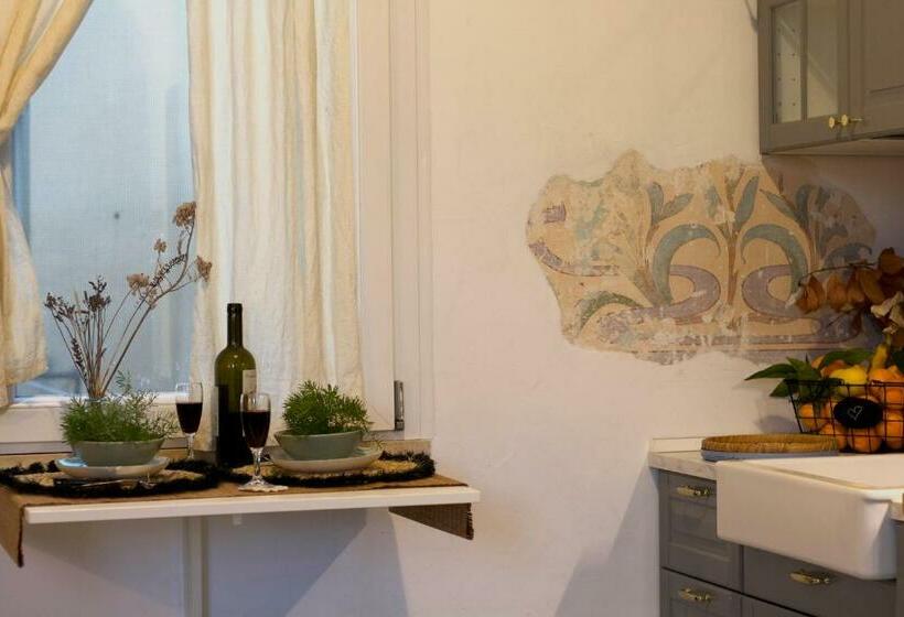 Пансион Cozy Room With Kitchen Use In The Heart Of Cagliari Villanova