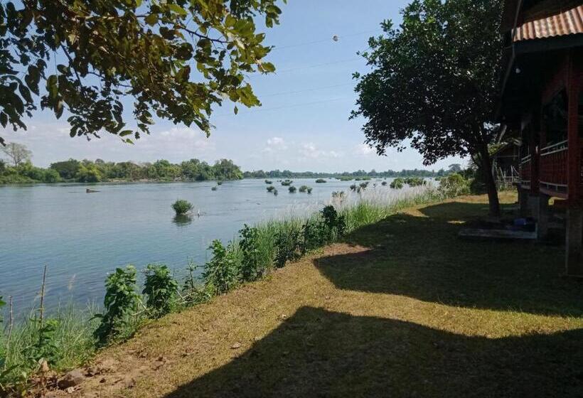 פנסיון Mr. Phaos Riverview Guesthouse & Restaurant