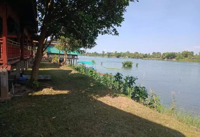 ペンション Mr. Phaos Riverview Guesthouse & Restaurant