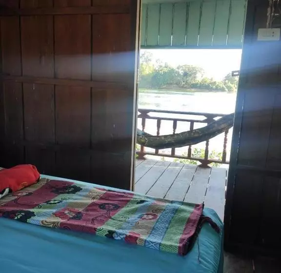 ペンション Mr. Phaos Riverview Guesthouse & Restaurant