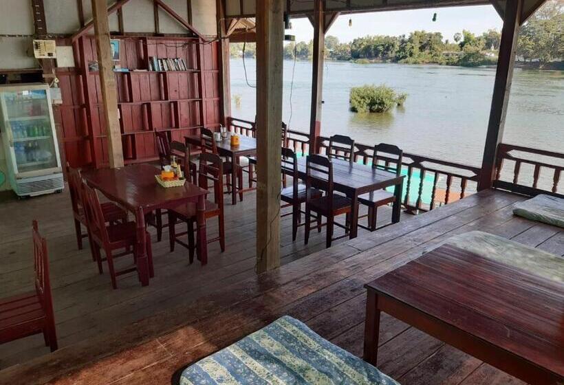 פנסיון Mr. Phaos Riverview Guesthouse & Restaurant