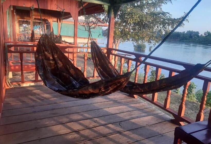 פנסיון Mr. Phaos Riverview Guesthouse & Restaurant