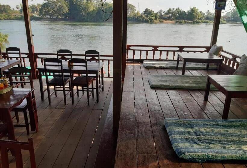 פנסיון Mr. Phaos Riverview Guesthouse & Restaurant