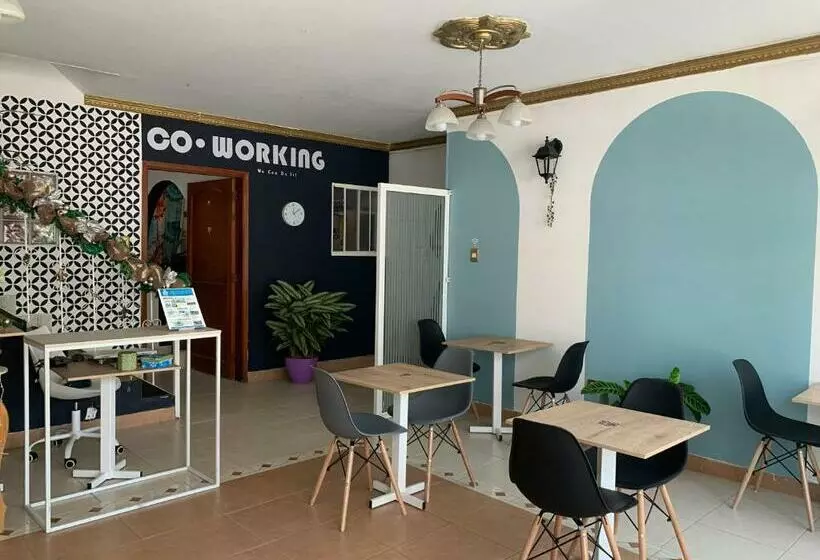 ペンション Sinergia Coworking & Hostel