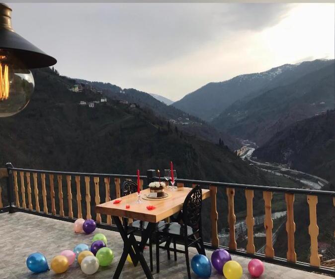 Vadi Kaya Dağ Evleri