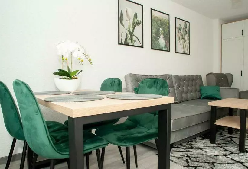 ベッドアンドブレックファースト Apartament Luxury Swidnik