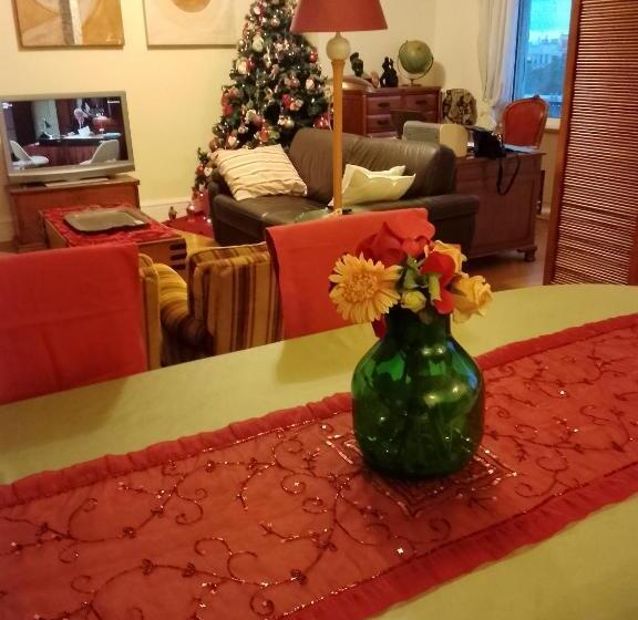 تختخواب و صبحانه Artistic House