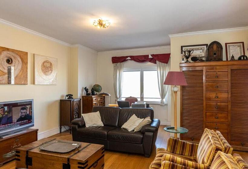 تختخواب و صبحانه Artistic House