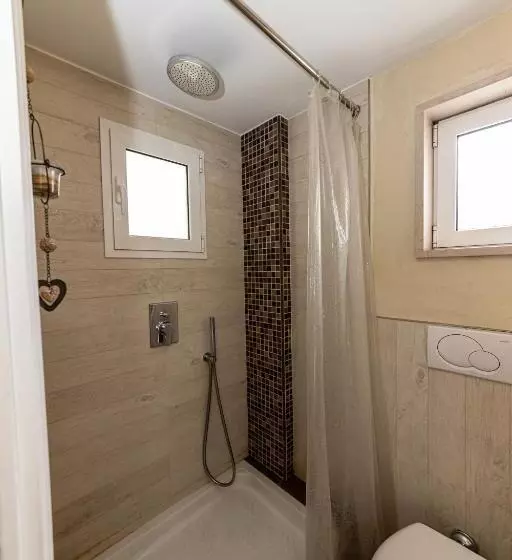 تختخواب و صبحانه Artistic House