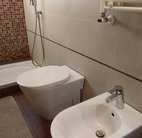 تختخواب و صبحانه Artistic House