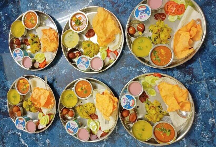 تختخواب و صبحانه Shree Vighnaharta Cottage