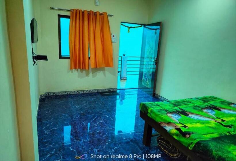 تختخواب و صبحانه Shree Vighnaharta Cottage