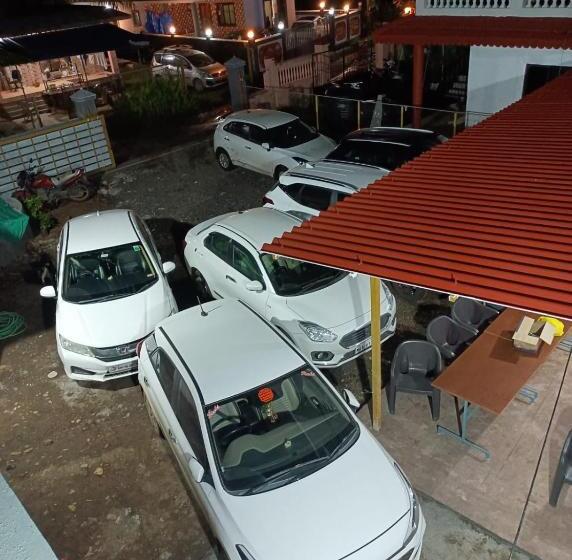 تختخواب و صبحانه Shree Vighnaharta Cottage