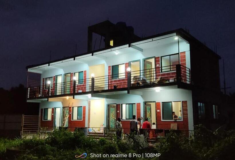 تختخواب و صبحانه Shree Vighnaharta Cottage