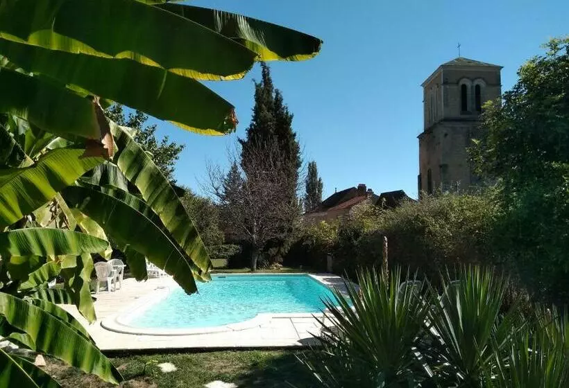 Aamiaismajoitus (B&B) Villa Esquirhall, Chambres D Hôtes Côté Cour Et Côté Jardin